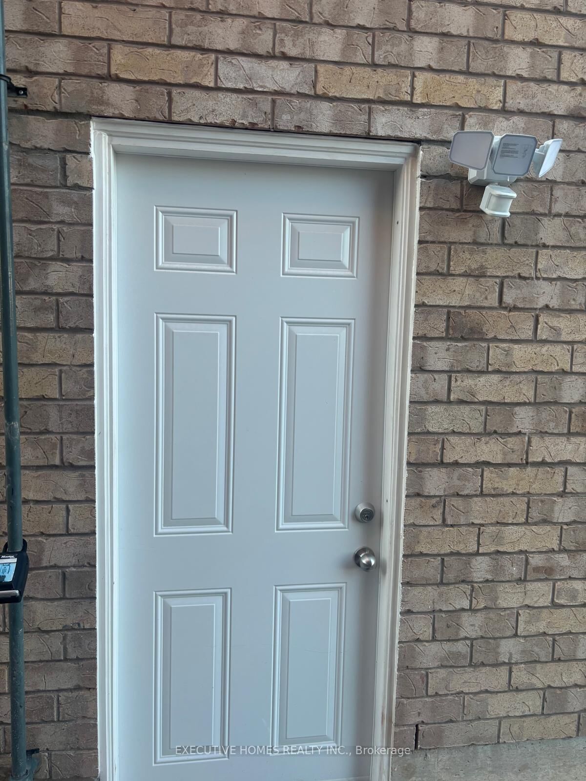 Property Photo:  951 McTrach Crescent  ON L9T 1M5 