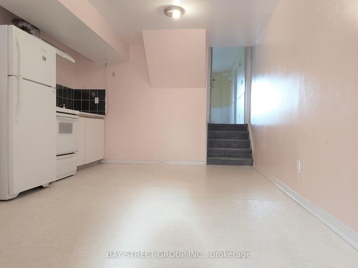 Property Photo: 72 Parkdene Court E (Lower) ON M1W 2J3