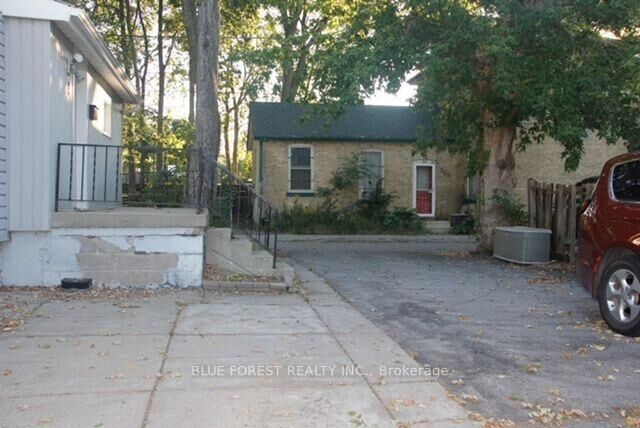 Property Photo:  4 Henry Street  ON N6B 2L7 