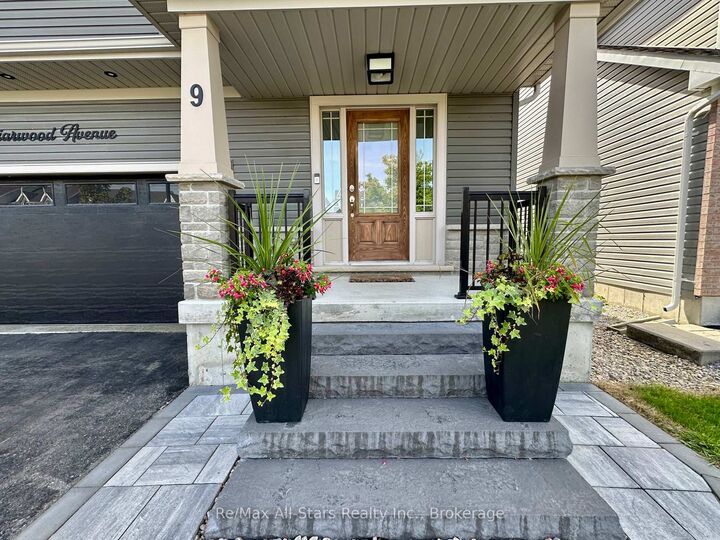 Property Photo:  9 Briarwood Avenue  ON K9V 0M1 