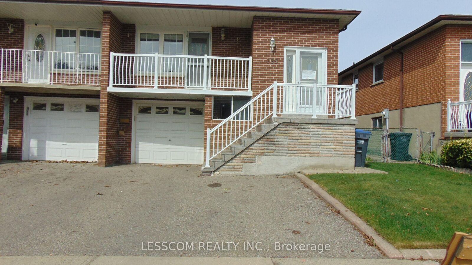 Property Photo:  335 Royal Salisbury Way  ON L6V 3G4 