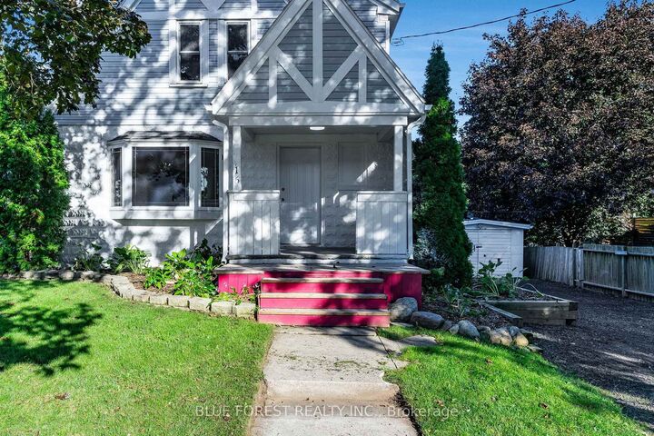 Property Photo:  16 York Street E  ON N0P 2C0 