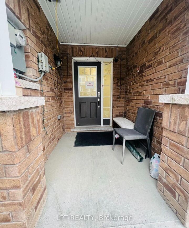 Property Photo:  104 Bannister Crescent  ON L7A 4H4 