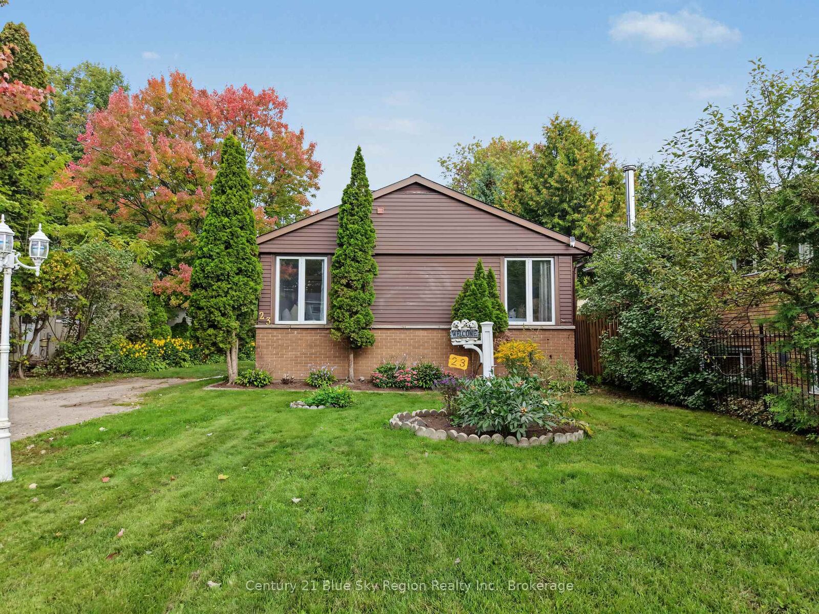 Property Photo:  23 Martin Street  ON P1A 1K8 