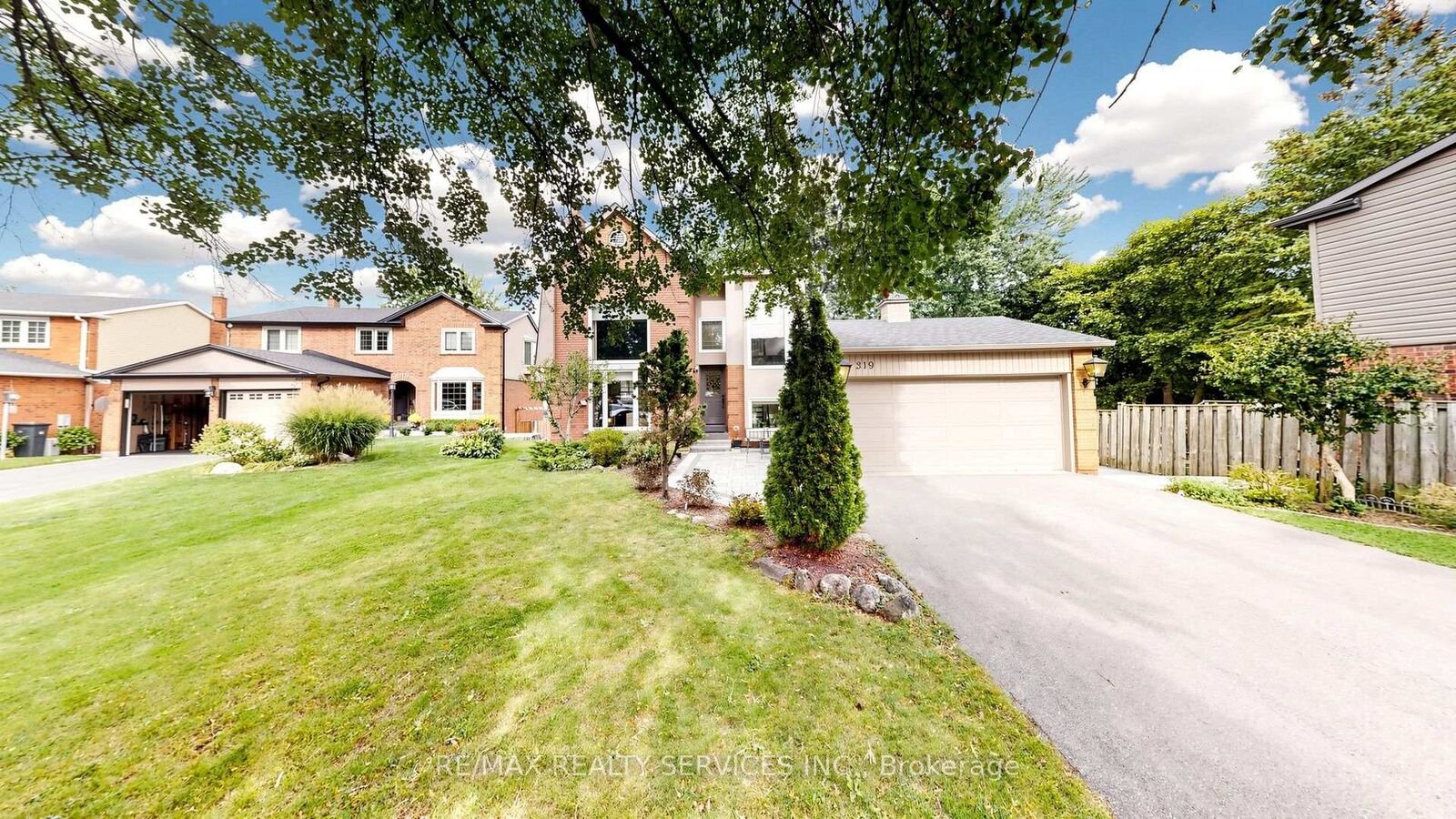 Property Photo:  319 Dingle Court  ON L7E 4T2 