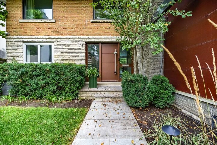 Property Photo:  16 Fallingbrook Wood  ON M1N 1B8 