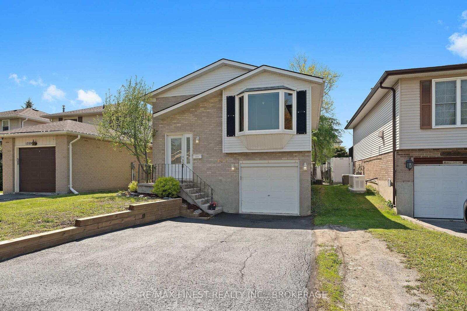 Property Photo:  102 Grenadier Drive  ON K7K 6E9 