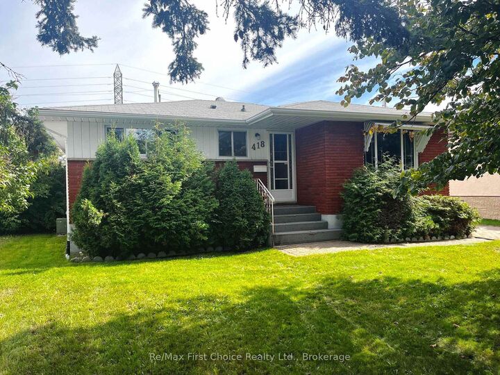 Property Photo:  418 Westview Place  ON P7C 4M3 