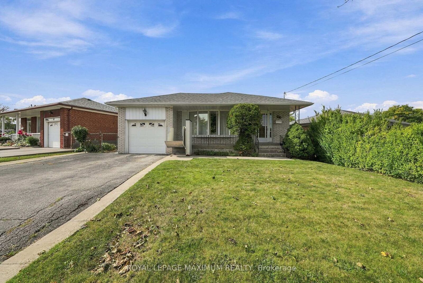 Property Photo:  35 Norfield Crescent  ON M9W 1X5 
