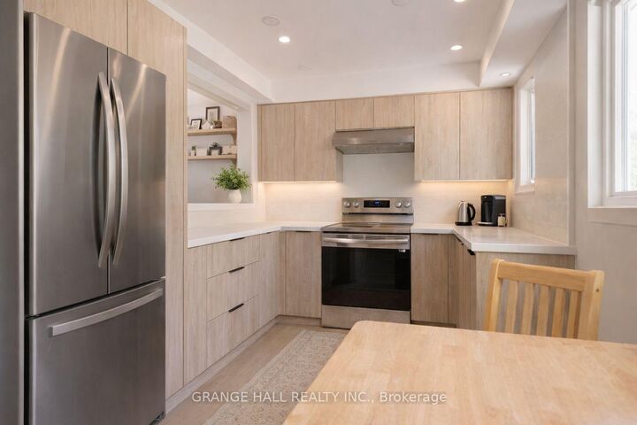 Property Photo:  235 Canice Street 2  ON L3V 4J1 