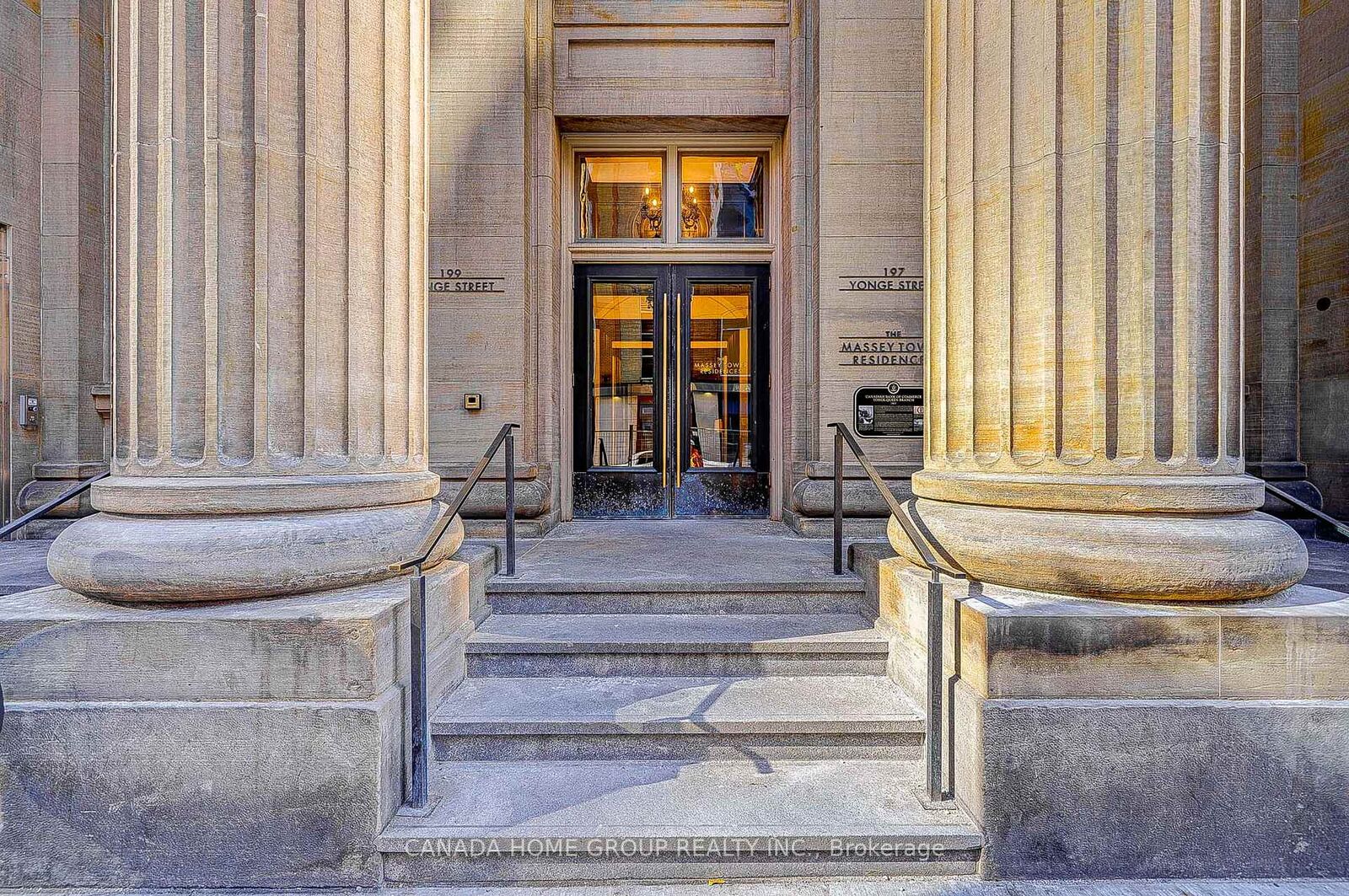 Property Photo: 197 Yonge Street 3605 ON M5B 0C1