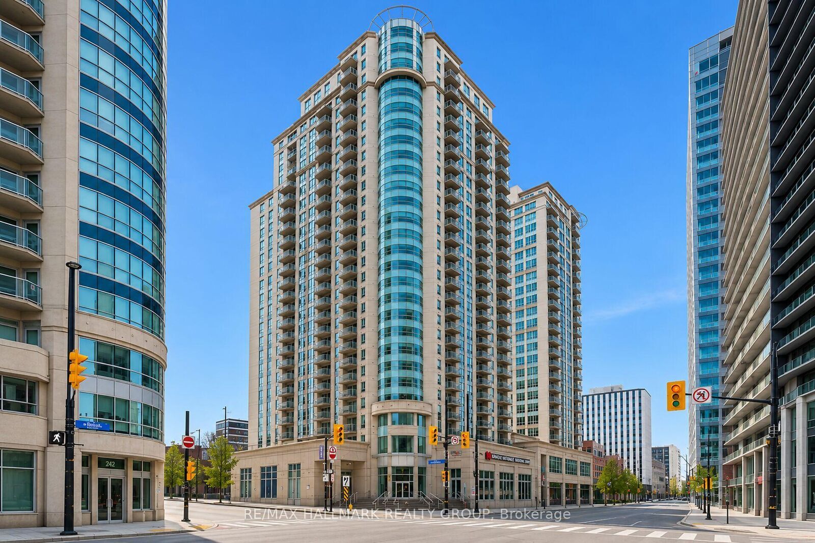 Property Photo: 234 Rideau Street 203 ON K1N 0A9