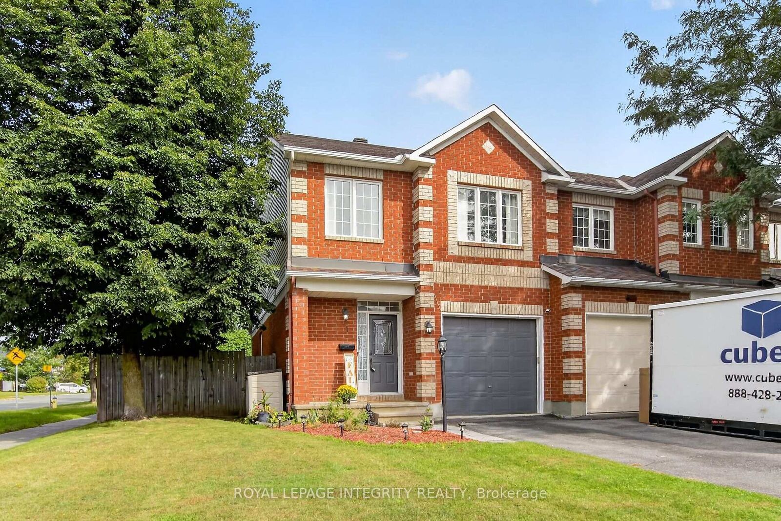 Property Photo:  1 Chantilly Gate  ON K2S 2B2 