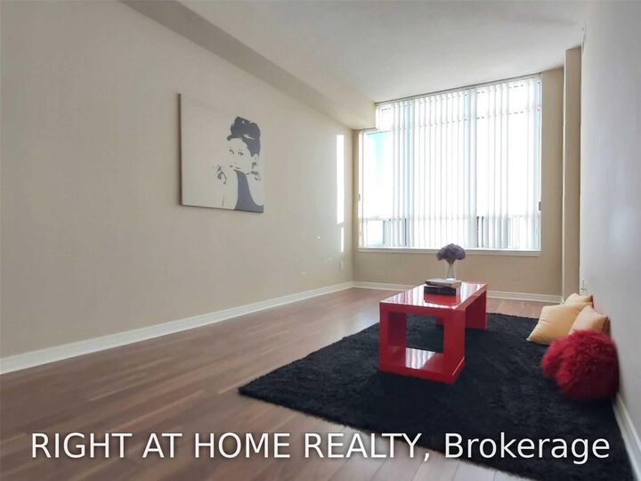 Property Photo: 8 Hillcrest Avenue 3102 ON M2N 6Y6