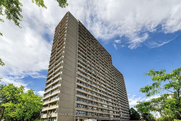 Property Photo:  100 Leeward Glenway 1512  ON M3C 2Z1 