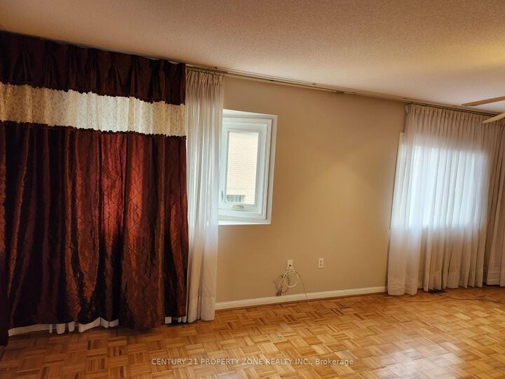 Property Photo:  700 Peter Robertson Boulevard Main  ON L6R 1L7 