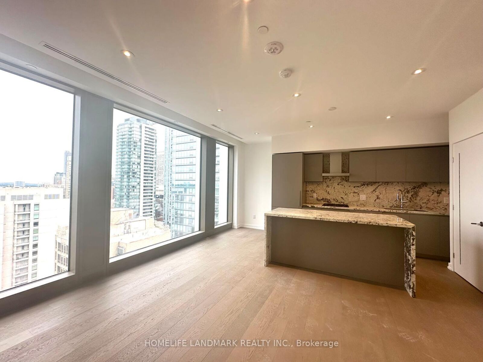Property Photo:  1315 Bay Street 1701  ON M5R 0E4 