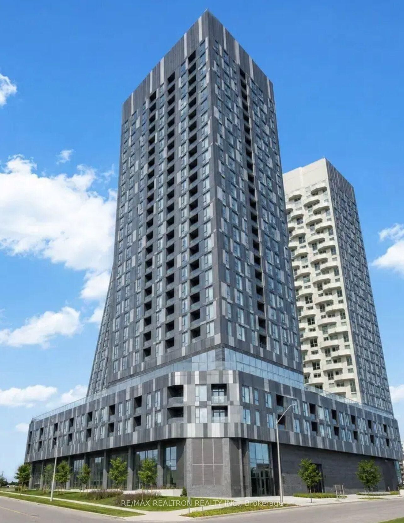 Property Photo:  10 Abeja Street 1915  ON L4K 0R4 