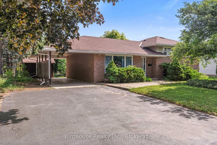 Property Photo:  168 Adelaide Street N  ON K9V 4M6 