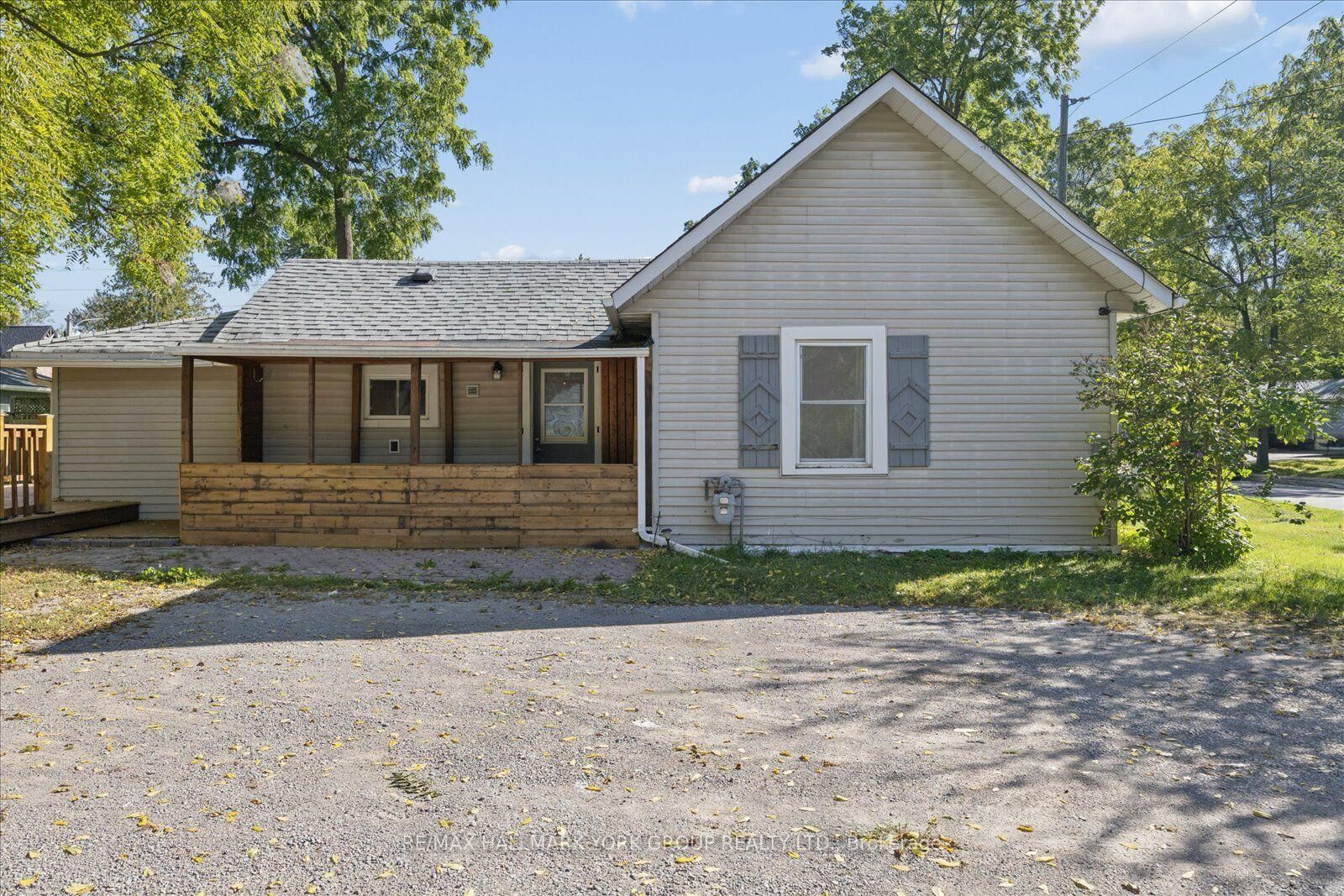Property Photo: 28 St James Street ON L0E 1R0