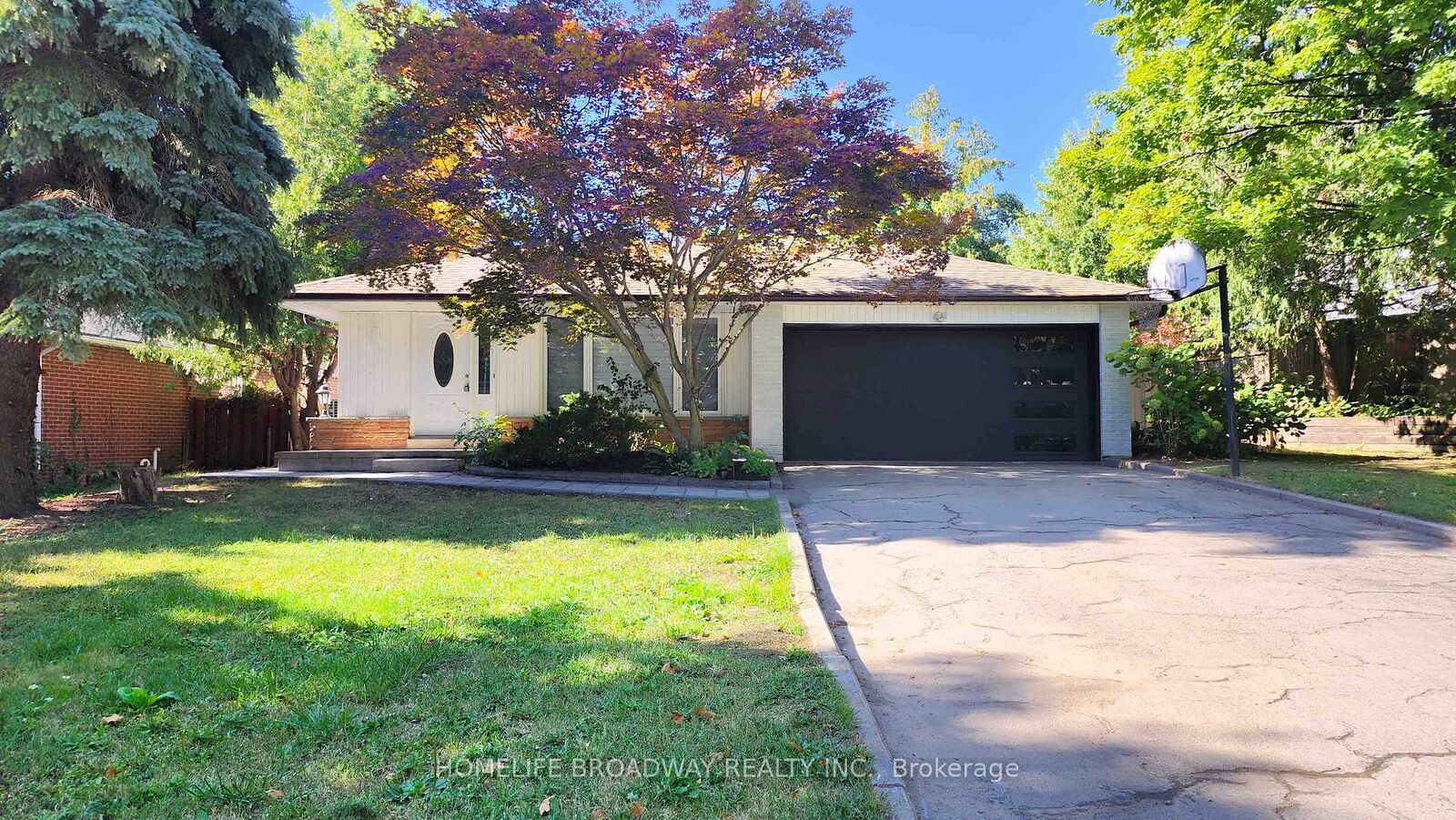 Property Photo:  23 Southdale Drive (Main)  ON L3P 1J6 