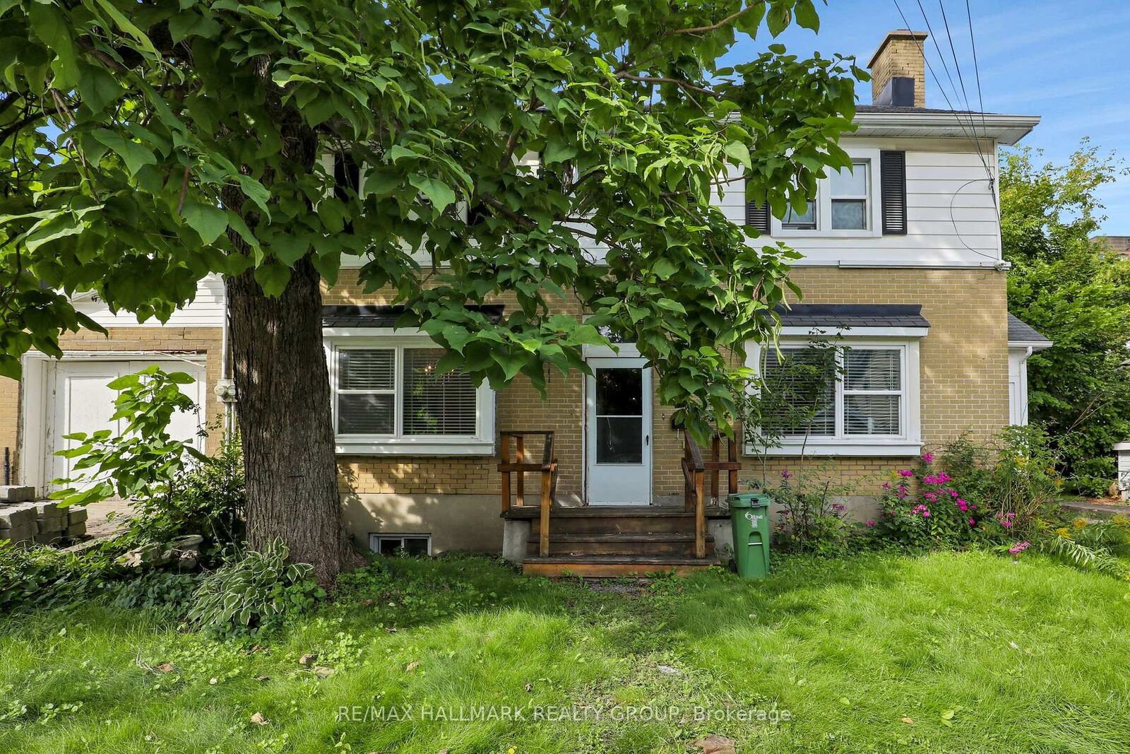 Property Photo:  310 Mona Avenue  ON K1L 7A2 