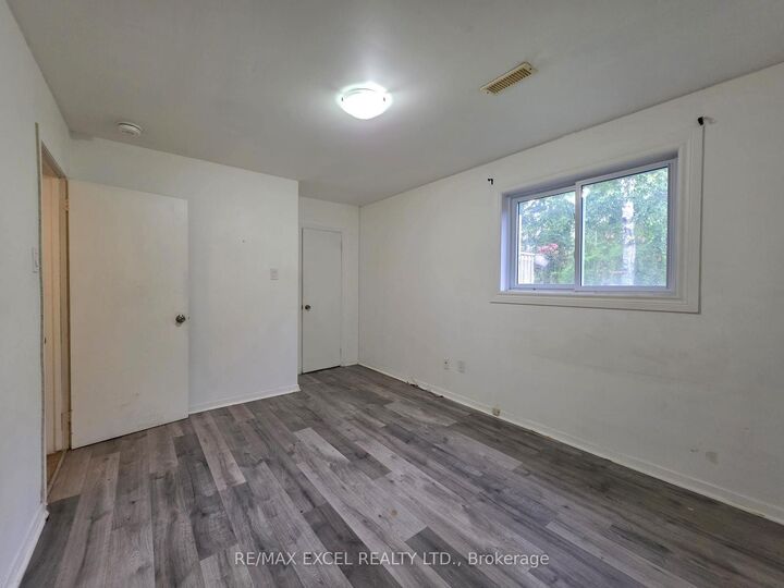 Property Photo:  22 Northpark Road Bsmt  ON L4M 2J3 