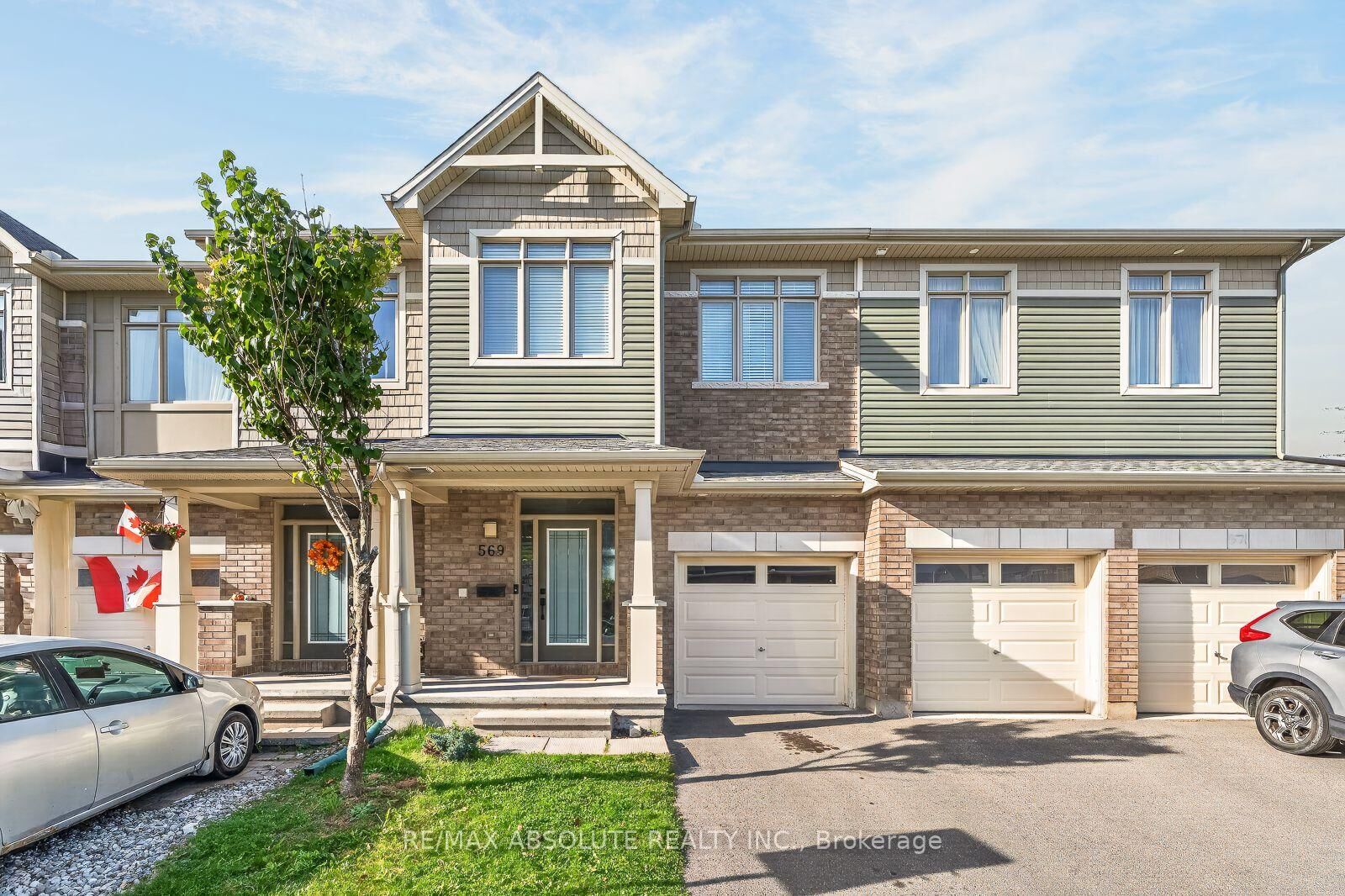 Property Photo: 569 Rioja Street ON K2S 0H8