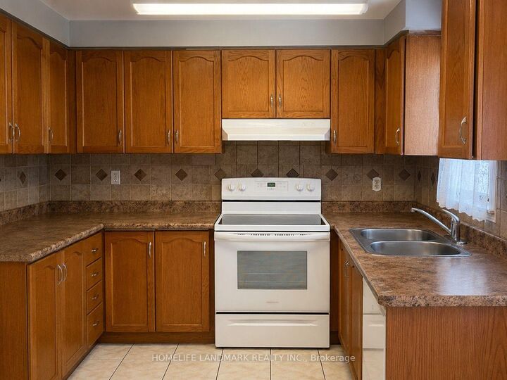 Property Photo: 16 Torada Court ON L7A 1H6