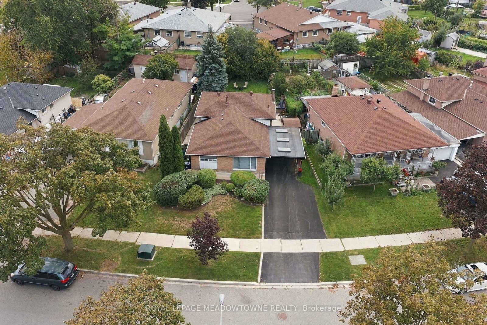 Property Photo:  100 Lexington Avenue  ON M9V 2G8 