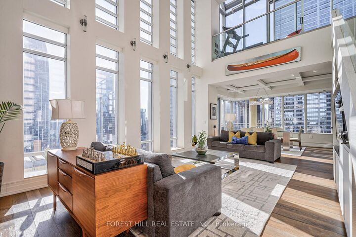 Property Photo: 8 Colborne Street Ph2701 ON M5E 1A1