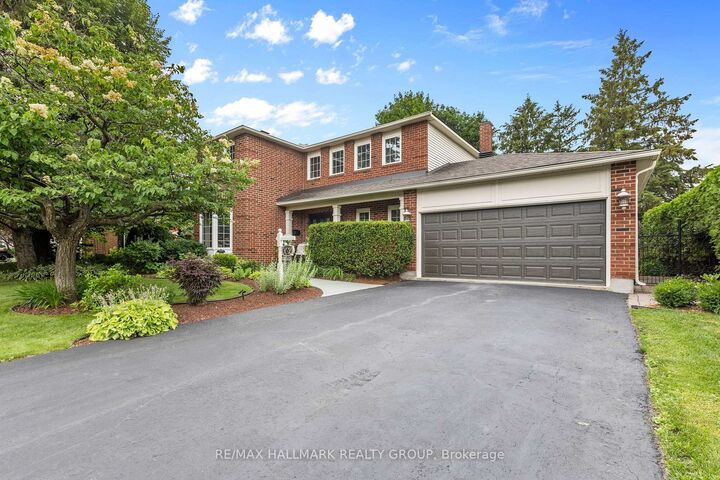 Property Photo: 1348 Turner Crescent ON K1E 2Y4