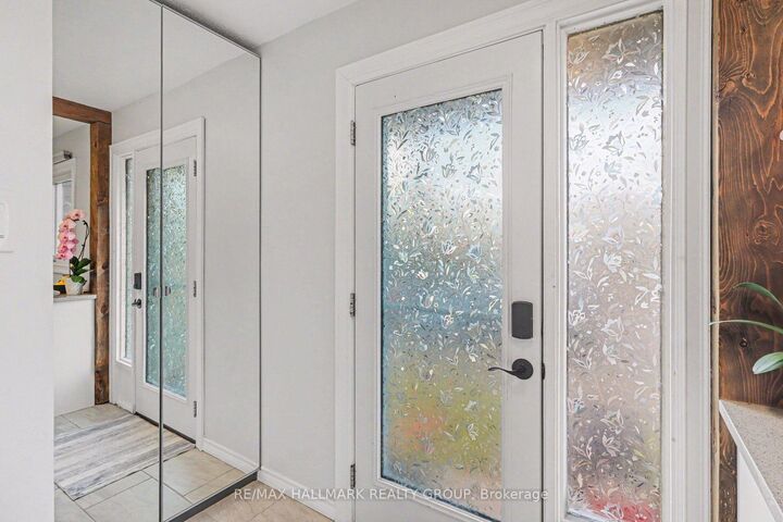 Property Photo:  4342 Meadowvale Lane  ON K1B 5A2 
