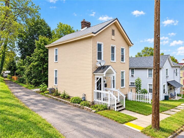 Property Photo: 407 Stanton St PA 15601