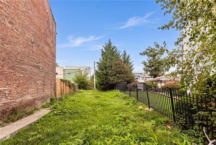 Property Photo:  117 45th St  PA 15201 