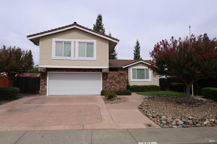 Property Photo:  107 Iroquois Drive  CA 95688 
