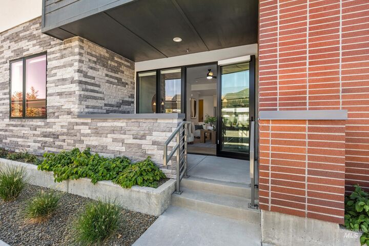 Property Photo: 4430 E Haystack St 103 ID 83716