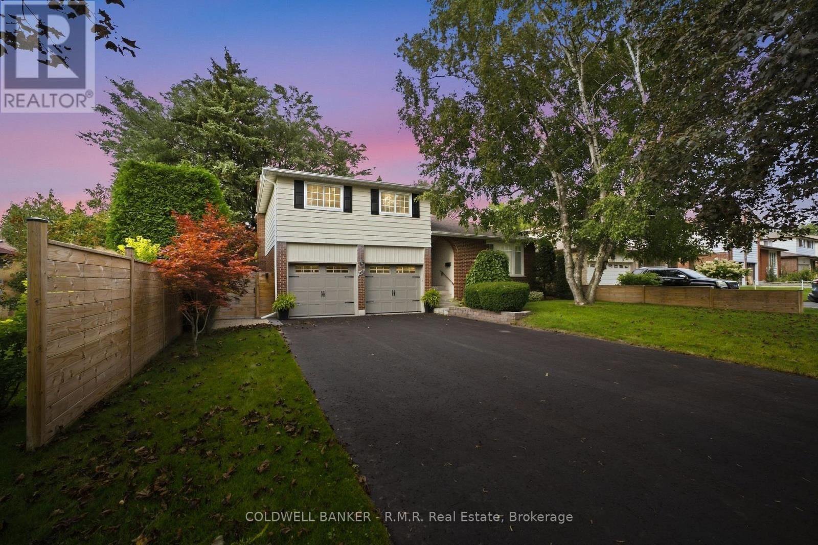 Property Photo:  946 Beaufort Court  ON L1G 7J8 