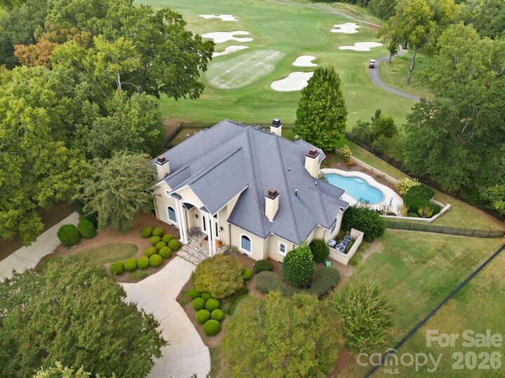 Property Photo: 6719 Seton House Lane NC 28277
