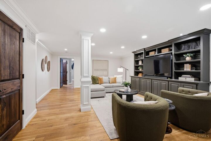 Property Photo: 1924 Ebenezer Road OH 45233