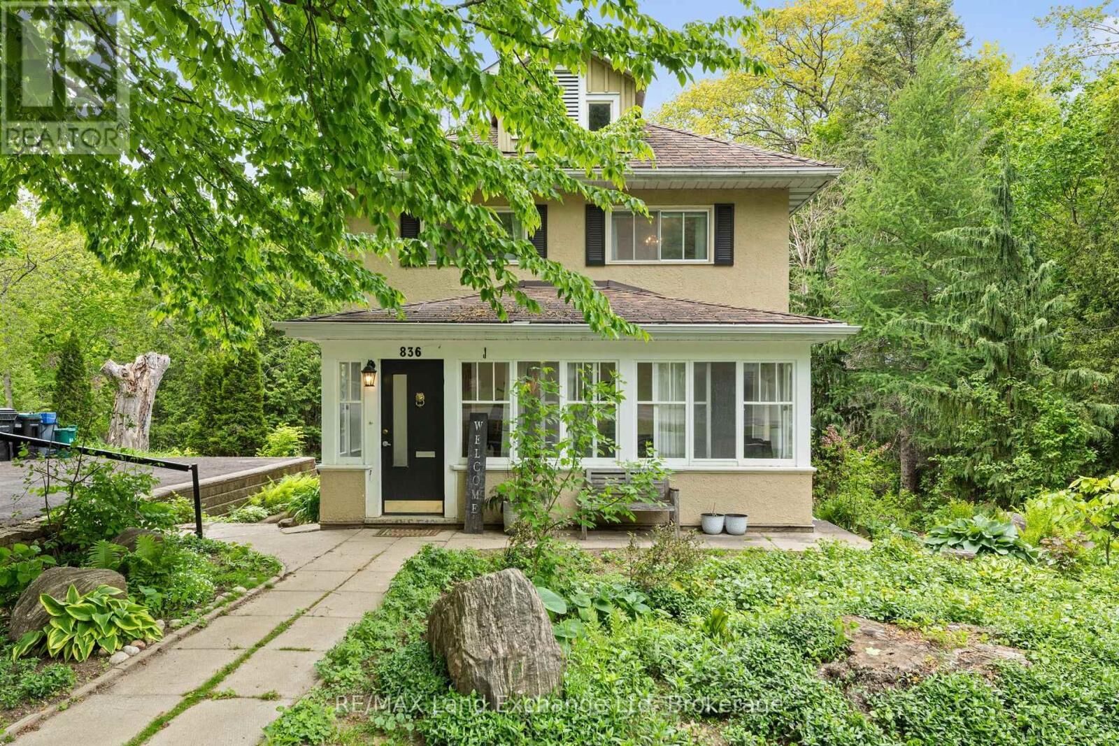 Property Photo:  836 Victoria Street  ON L4R 1B6 