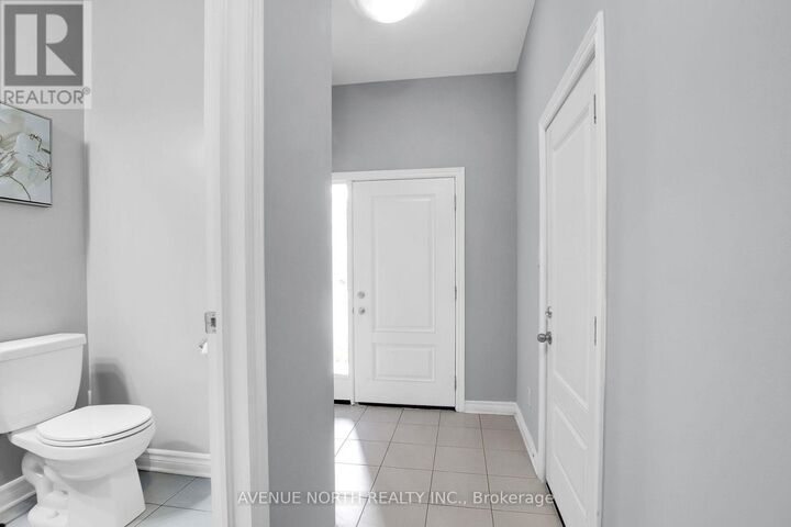Property Photo:  303 Wood Acres Grove  ON K1T 0M5 