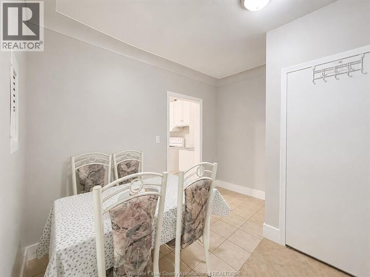 Property Photo:  902 Elsmere Avenue  ON N9A 2A9 