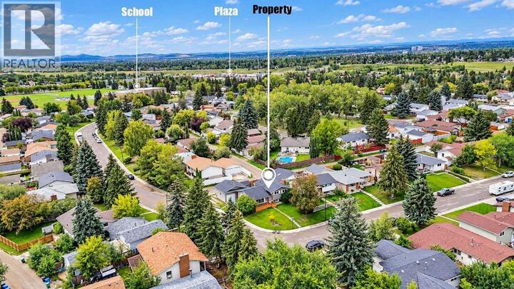 Property Photo:  500 Queen Charlotte Road Southeast  AB T2J 4H7 