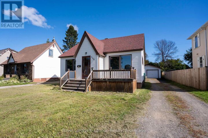Property Photo:  738 Mortimer Avenue East  ON P7E 1Y6 