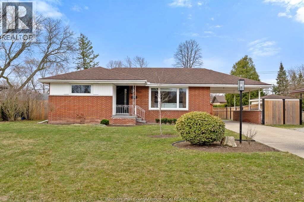Property Photo:  735 Lounsborough  ON N9G 1G1 