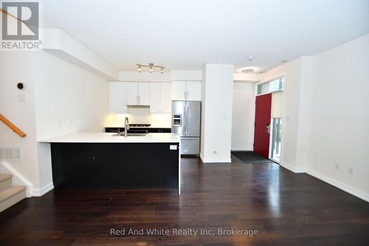 Property Photo:  4080 Parkside Village Drive 3  ON L5B 0K2 