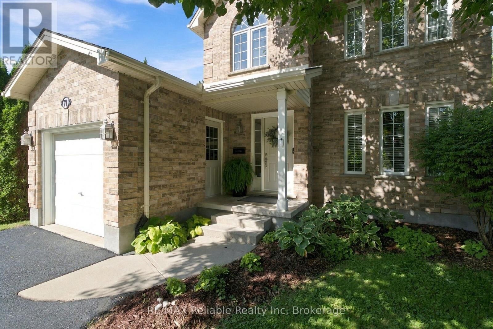 Property Photo:  71 Meadowridge Road  ON N6H 5E6 