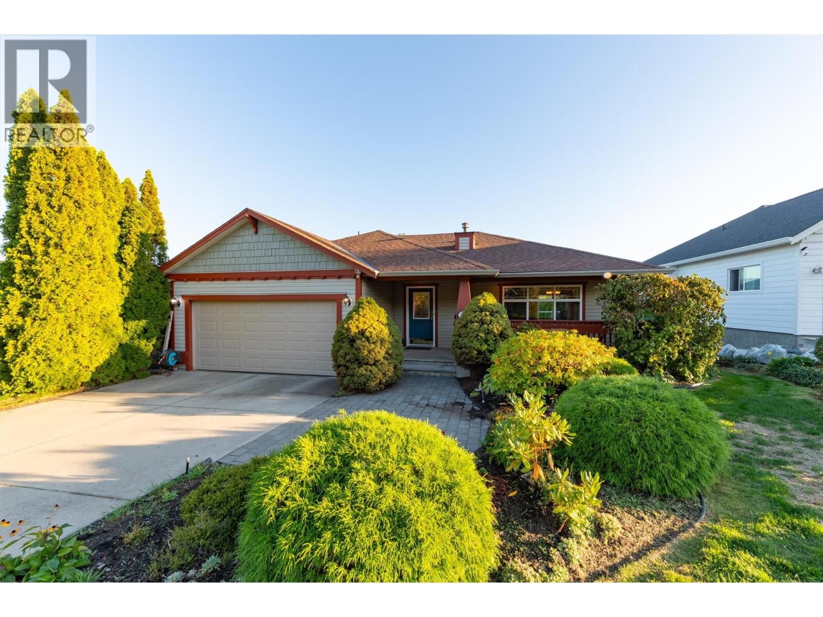 Property Photo:  2605 Copper Ridge Drive  BC V4T 2M8 