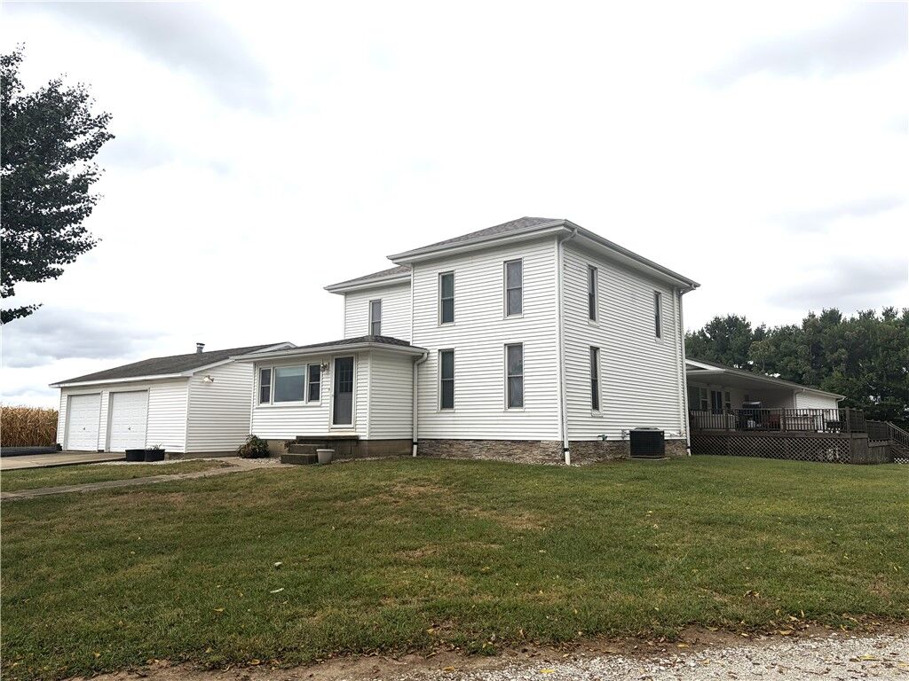 Property Photo: 1267 N 700 East Road IL 62557
